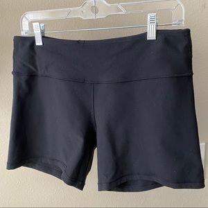 Lululemon reversible bike shorts black blue sz 10